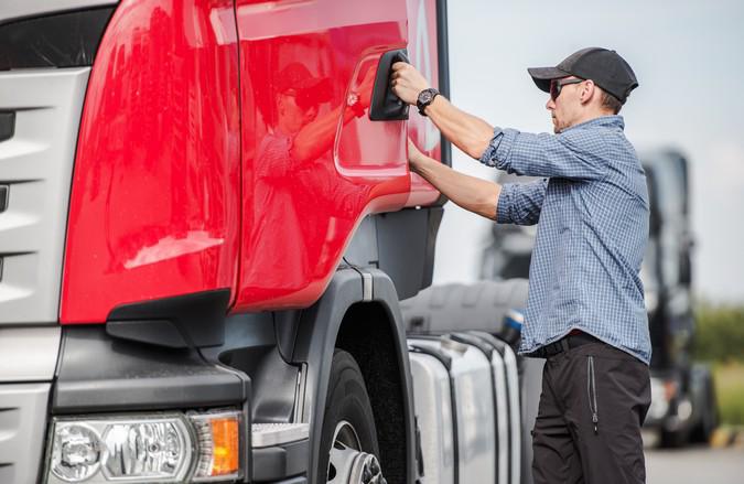 Transporte rodoviário de cargas abre mais de 62 mil vagas de emprego no primeiro semestre